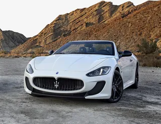 玛莎拉蒂汽车场景免抠