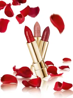 玫瑰花瓣品红海报免抠