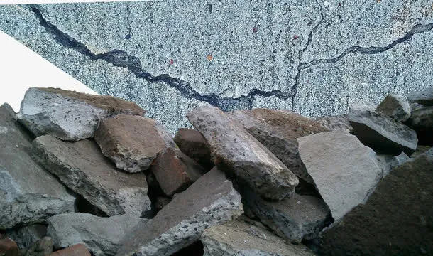 唐山大地震碎石裂缝素材免抠