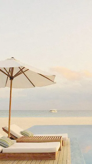 海边泳池H5背景高清