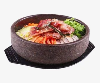 石锅里的美食泡菜培根拌饭免抠