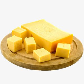 圆形菜板上的奶酪免抠