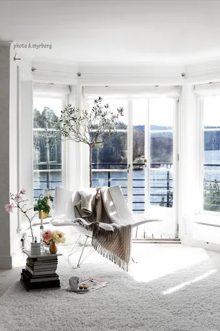 窗外的湖水景色素材免抠