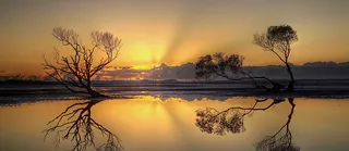 荒野夕阳海报素材高清