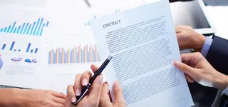 商务人物与文件纸张等高清