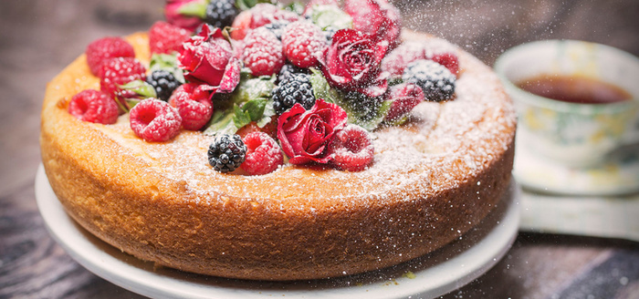 树莓蛋糕背景图高清