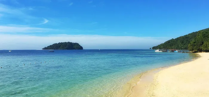 海边沙滩背景图高清