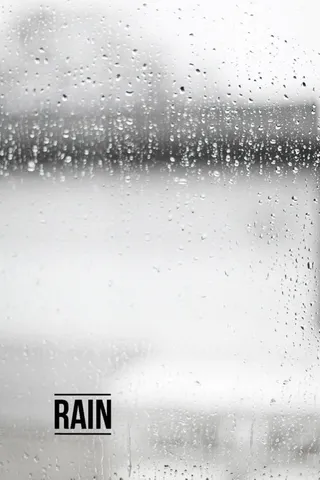 水滴落在玻璃的镜面效果免抠