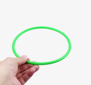 手拿圈圈套圈圈素材图免抠