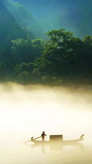 绿色森林与渔船H5背景高清