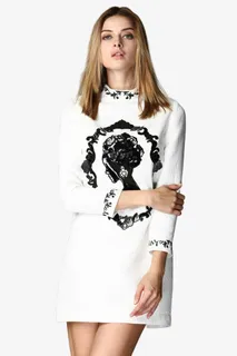 秋装美女模特展示免抠