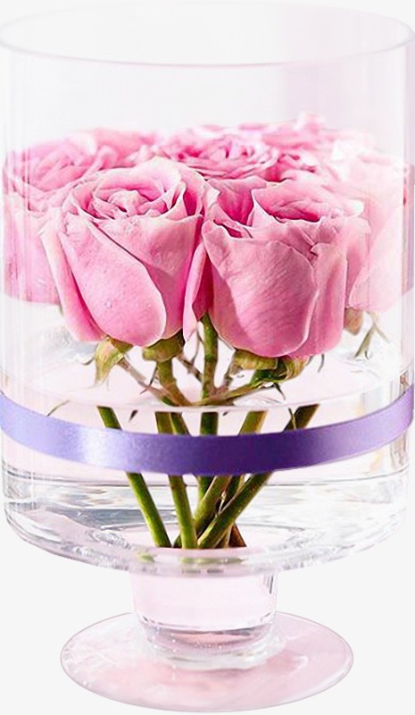 养在玻璃杯里的花朵免抠