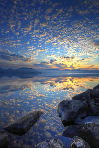 蓝天白云夕阳海面壁纸免抠