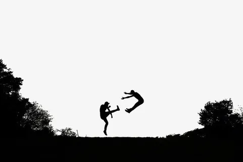 黑色跳起的人免抠 黑色跳起的人免抠