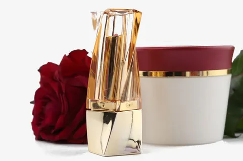 护肤霜和口红免抠