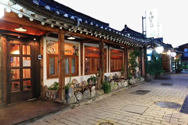 酒馆巷子免抠