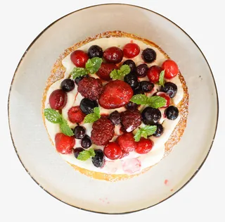 西餐美食甜点莓果薄饼免抠