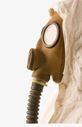 戴防毒面具的人侧面免抠