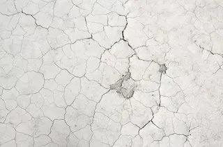 开裂的水泥墙免抠