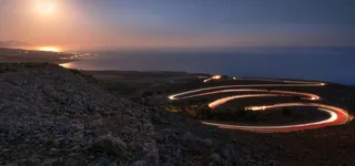 黄昏山间道路背景图高清