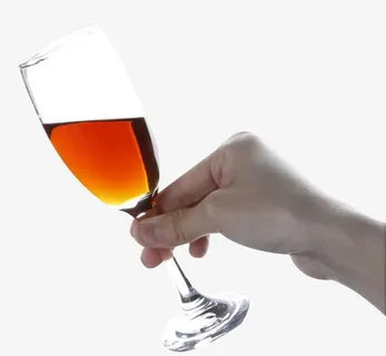 手拿酒杯免抠