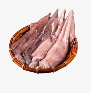 竹筐里的冷冻鱿鱼免抠