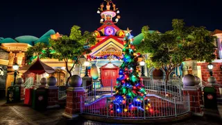 夜晚梦幻漂亮的游乐场免抠