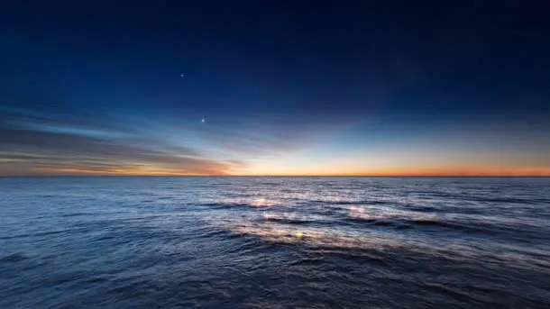 蓝色大海海平面海报背景
