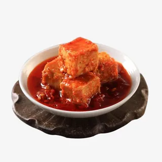 精致盘装的霉豆腐免抠