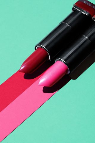 高清粉红色口红海报免抠