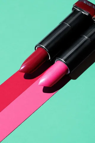 高清粉红色口红海报免抠