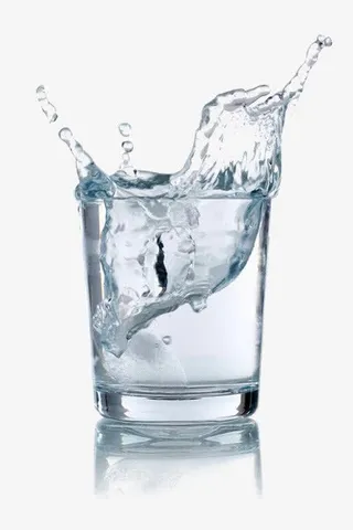 水杯里喷渐的水花免抠