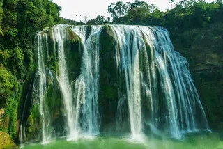 雄伟的黄果树大瀑布免抠