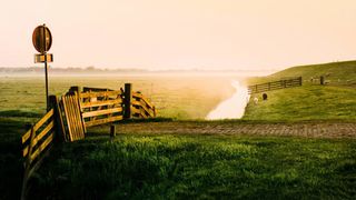 怀旧复古的野外草地免抠