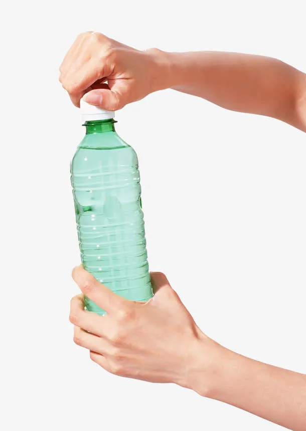 打开矿泉水手部动作矢量图免抠