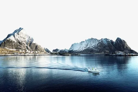 美丽的山脉湖泊景色免抠 美丽的山脉湖泊景色免抠