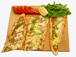 餐盘上的皮塔饼免抠