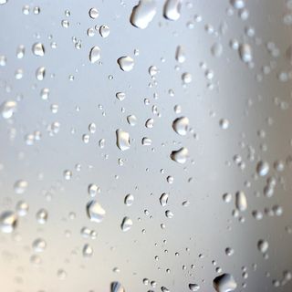 玻璃上的水珠背景高清