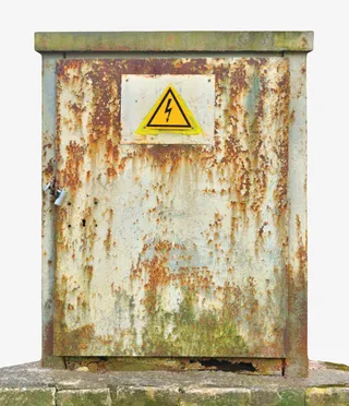 白色贴着闪电标志的电箱实物免抠