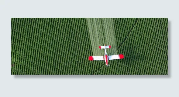 规模化喷洒农药的农场摄影高清 规模化喷洒农药的农场摄影高清