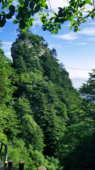 春天 青山 蓝天 爬山高清