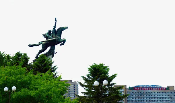 千里马铜像免抠