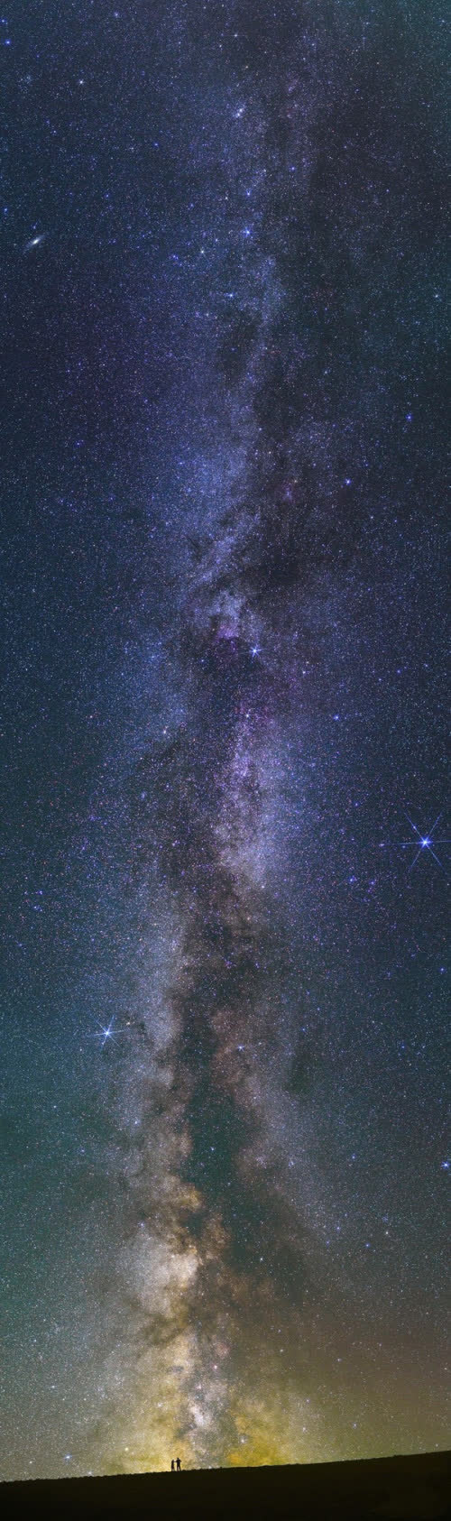蓝色深邃的星空高清素材免抠