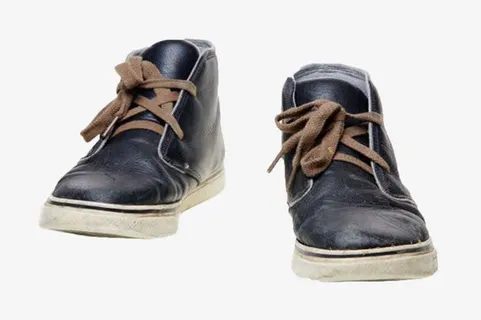 实物黑色系带休闲旧鞋免抠