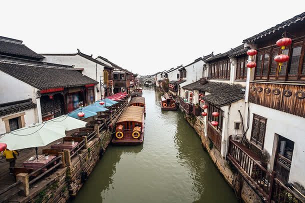 江南水乡木筏观光船免抠