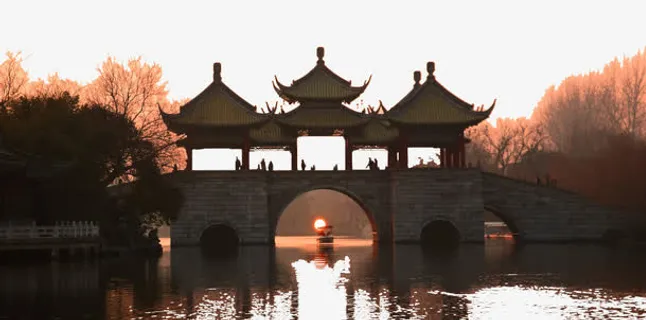夕阳下的瘦西湖五亭桥免抠 夕阳下的瘦西湖五亭桥免抠