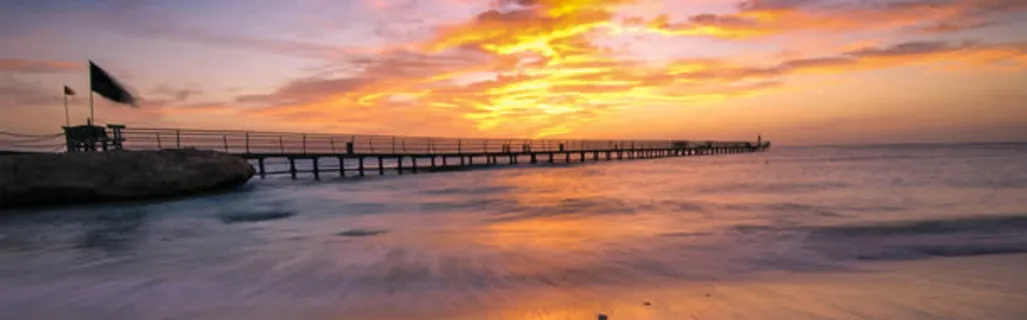 夕阳西下江边风景免抠