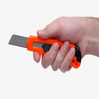 手拿壁纸刀免抠