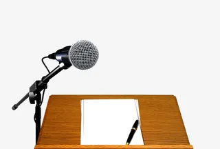 话筒与桌子免抠