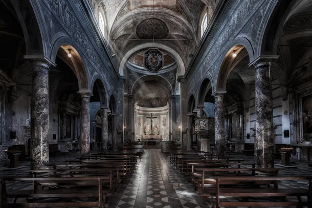 魔幻的教堂海报背景免抠